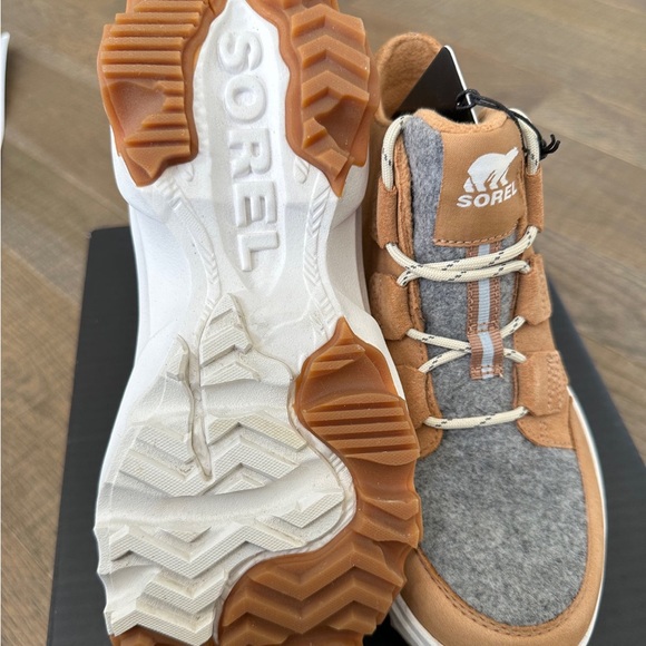 Sorel Kinetic Breakthru Caribou Shoes - Picture 4 of 5